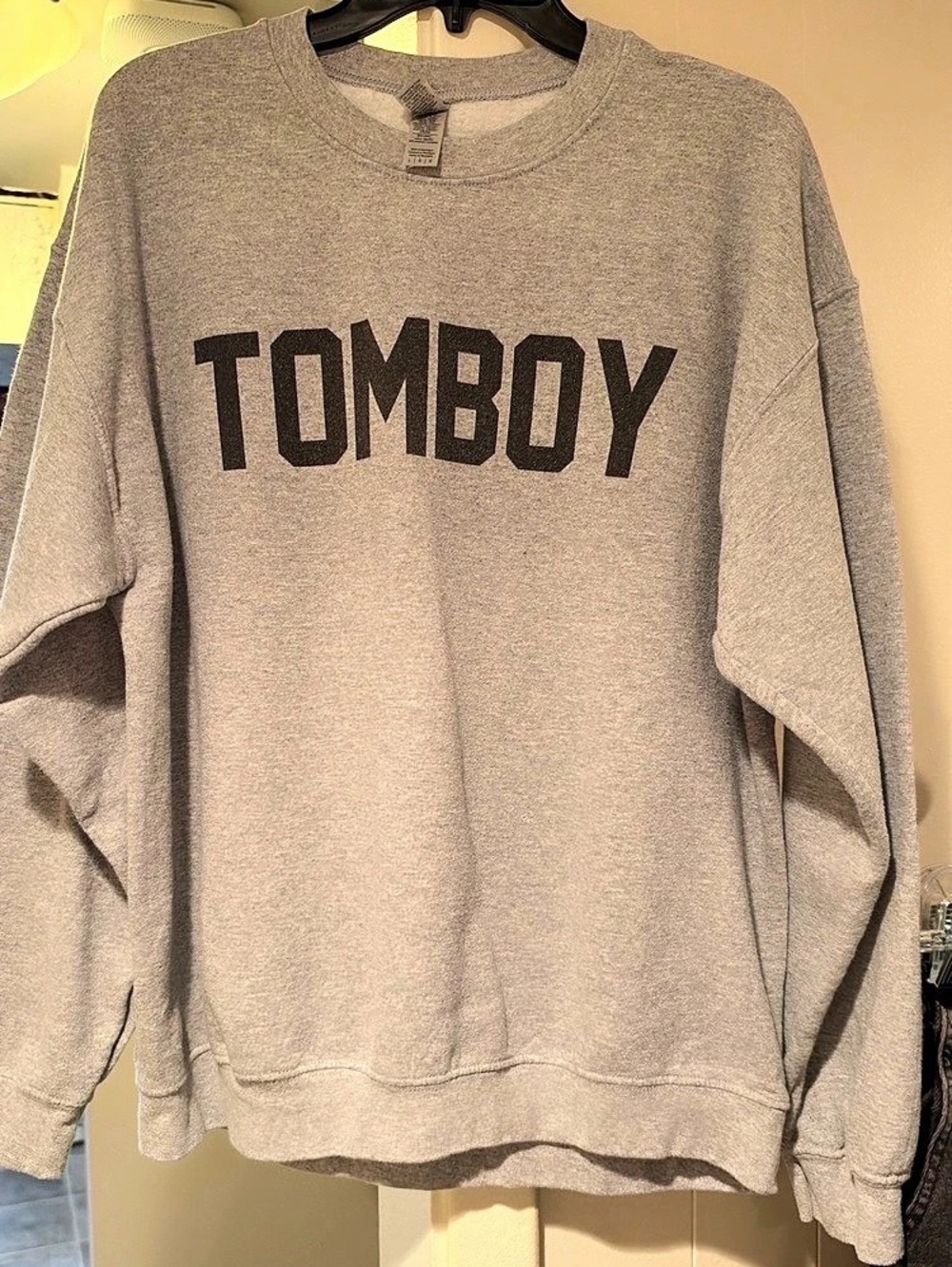 Gildan Heavy Blend Crewneck Sweatshirt Tomboy Gray Large
